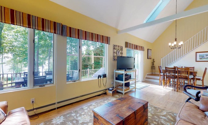 Lincolnville House | 167 m² House ∙ 2 bedrooms ∙ 6 guests