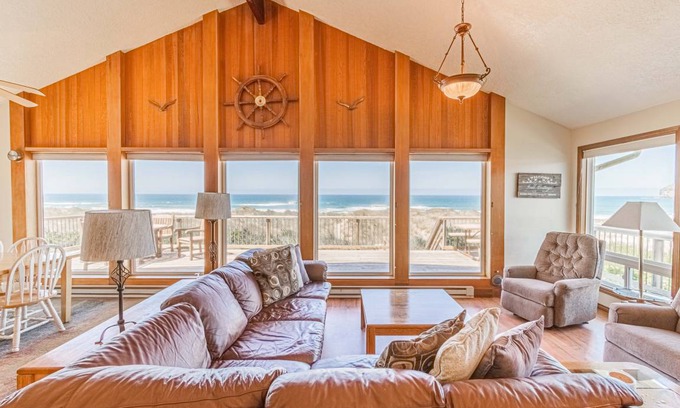 Pacific City House | 167 m² House ∙ 4 bedrooms ∙ 8 guests