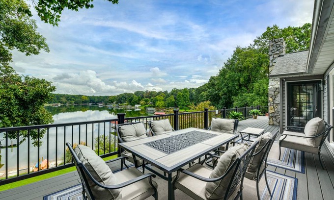 Sherrills Ford House | 167 m² House ∙ 2 bedrooms ∙ 8 guests