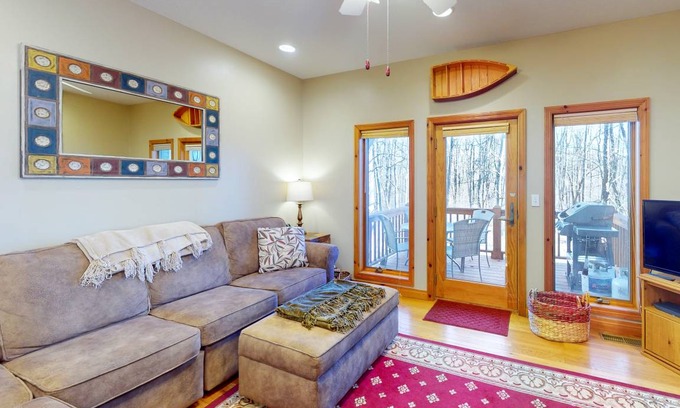 McHenry Condo | 169 m² Condo ∙ 3 bedrooms ∙ 8 guests