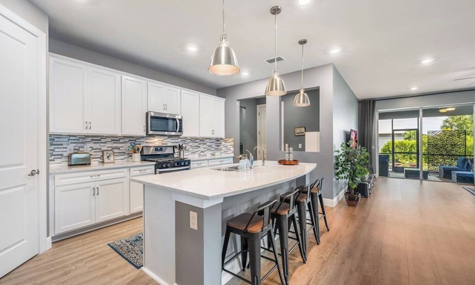 Biggar House | 16951 Lake Timber Single Family Home