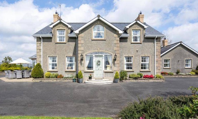 Hillsborough House | 17 m² House ∙ 2 bedrooms ∙ 4 guests