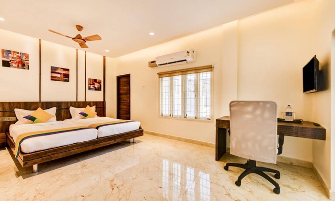 Velachery Hotel | 17 m² Hotel ∙ 3 guests