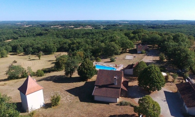 Senaillac-Lauzes House | 17-PERSON ESTATE SWIMMING POOL MINI GOLF COURSE