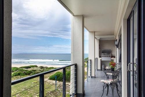 Jeffreys Bay Apartment | 17 The Dune Jeffreys Bay