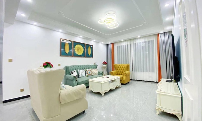 Zhengzhou Apartment | 170 m² Apartment ∙ 4 bedrooms ∙ 10 guests