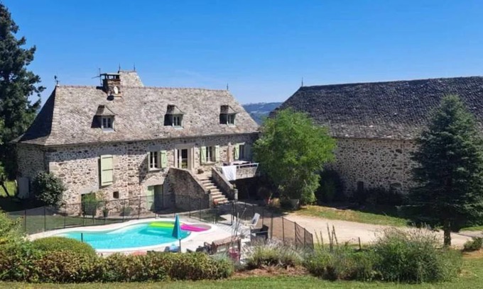 La Bastide-l'Eveque Villa | 170 m² Villa ∙ 3 bedrooms ∙ 6 guests