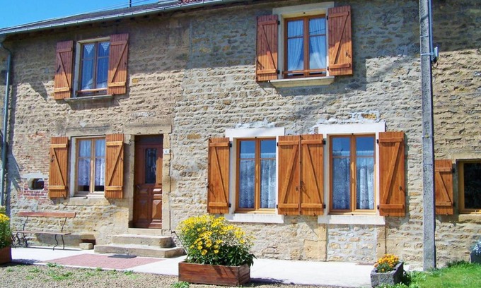 Puilly-et-Charbeaux House | 170 m² Gîte ∙ 4 bedrooms ∙ 8 guests