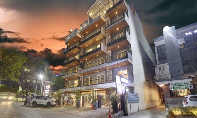 DLF Phase 3 Hotel | 170 m² Hotel ∙ 2 guests