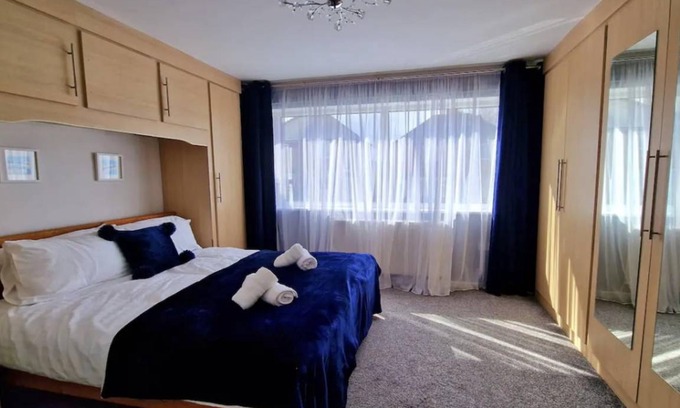 High Hazels House | 170 m² House ∙ 3 bedrooms ∙ 6 guests