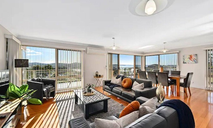 St Helens House | 170 m² House ∙ 3 bedrooms ∙ 8 guests