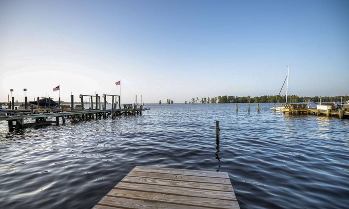 Edenton Cottage | 171 m² Cabin ∙ 3 bedrooms ∙ 6 guests
