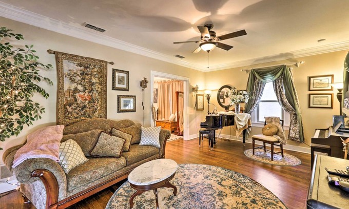 Wichita Falls Cottage | 172 m² Cabin ∙ 2 bedrooms ∙ 5 guests