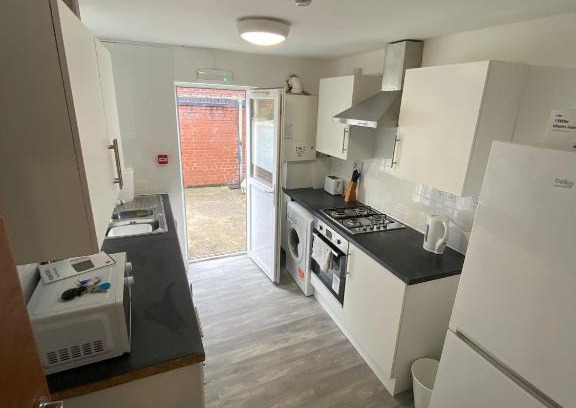 Liverpool House | 174 Boaler Street