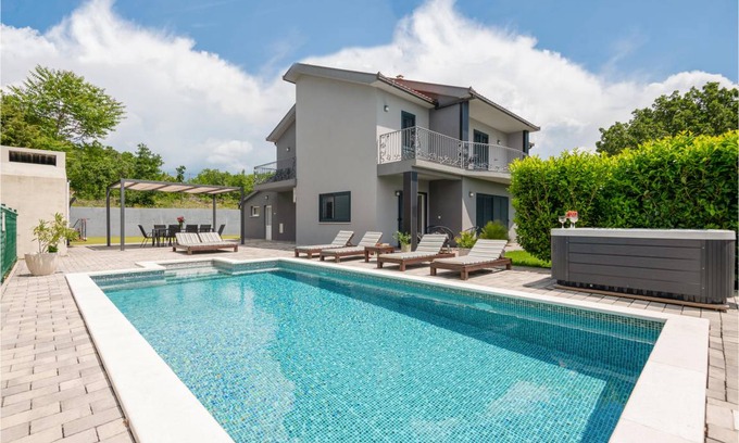Imotski House | 174 m² House ∙ 4 bedrooms ∙ 8 guests