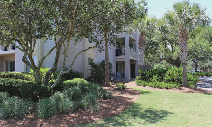 South Beach Villa | 1748 Bluff Villa, 1st floor private patio, very accessible!