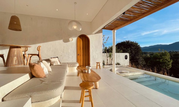 Cisarua Villa | 175 m² Villa ∙ 2 bedrooms ∙ 6 guests