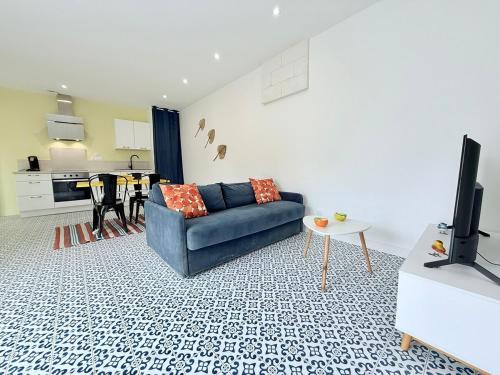 Rochefort Apartment | 1753-1 L'atelier du gabier