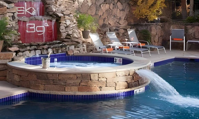 Downtown Hotel | 176 m² Hotel ∙ 3 bedrooms ∙ 127 guests