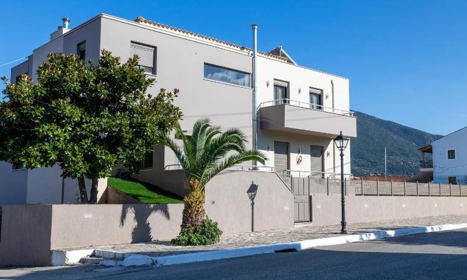 Karavomylos Villa | 176 m² Villa ∙ 3 bedrooms ∙ 6 guests