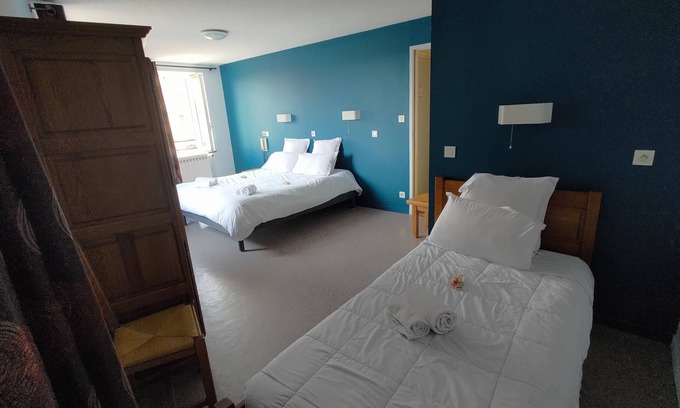 Ranchal Hotel | 1799 Rte des Écharmeaux