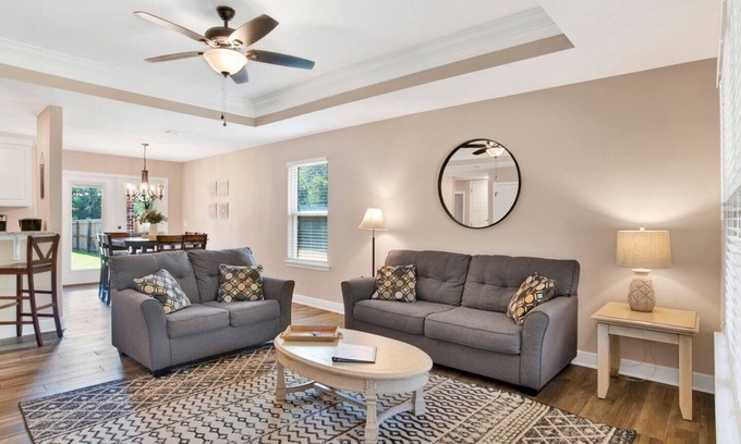 Southeast Pensacola House | 17th C~Tranquil Family Retreat