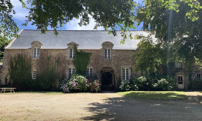 Cite Apartment | 17th century property between the pink granite coast and Lannion, apartment 70m2