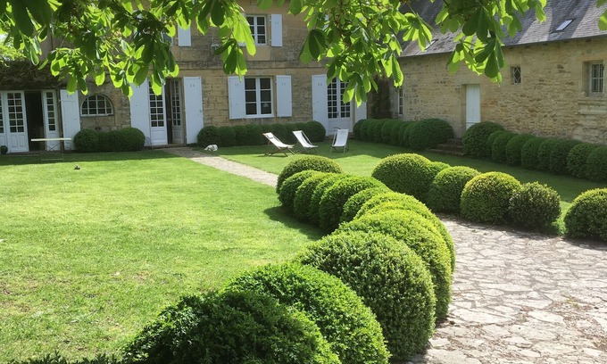 Nailhac House | 17th century manor house of great comfort in idyllic surroundings