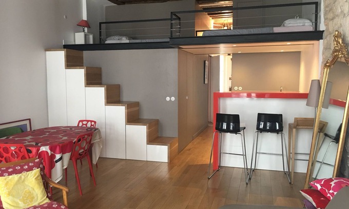 Arsenal Apartment | 17th Century Mansion in Marais Center near Seine River.