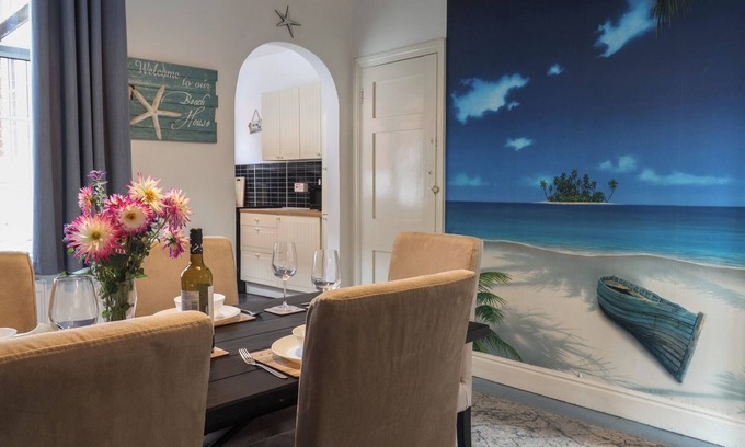 Wyke Regis Cottage | 18 Chamberlaine Road