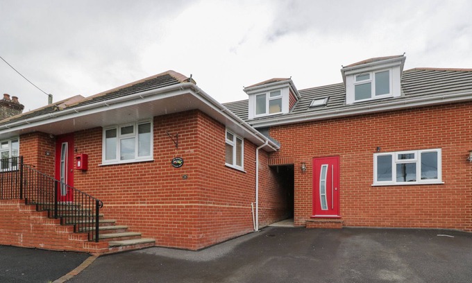 New Forest District House | 18 JUBILEE ROAD, pet friendly, with a garden in Fordingbridge