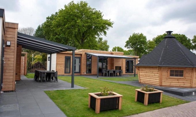 Voorthuizen Apartment | 18 persoons Veluwe Villa