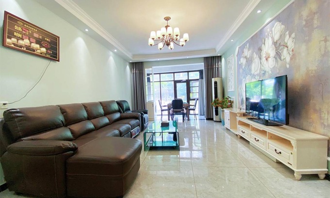 Zhengzhou Apartment | 180 m² Apartment ∙ 3 bedrooms ∙ 6 guests