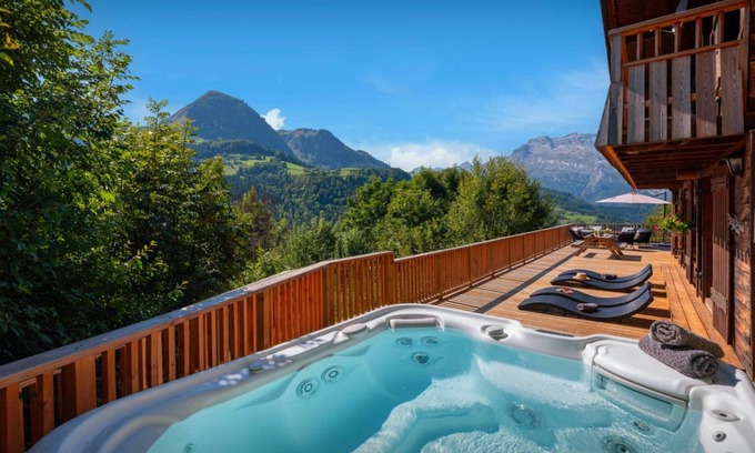 Manigod Ski Chalet | 180 m² Chalet ∙ 5 bedrooms ∙ 8 guests