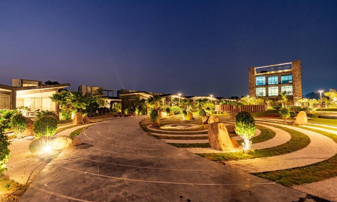 Halol Hotel | 180 m² Hotel ∙ 4 guests