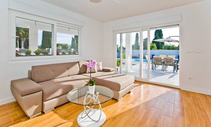 Bogomolje House | 180 m² House ∙ 3 bedrooms ∙ 7 guests