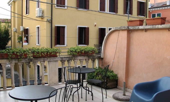 Historic Centre Resort | 180 m² Private room ∙ 1 bedroom ∙ 1 guest
