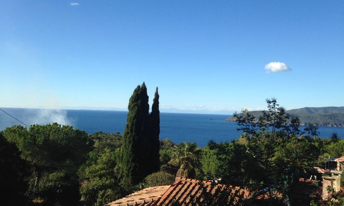 Capoliveri Villa | 180 m² Villa ∙ 3 bedrooms ∙ 8 guests