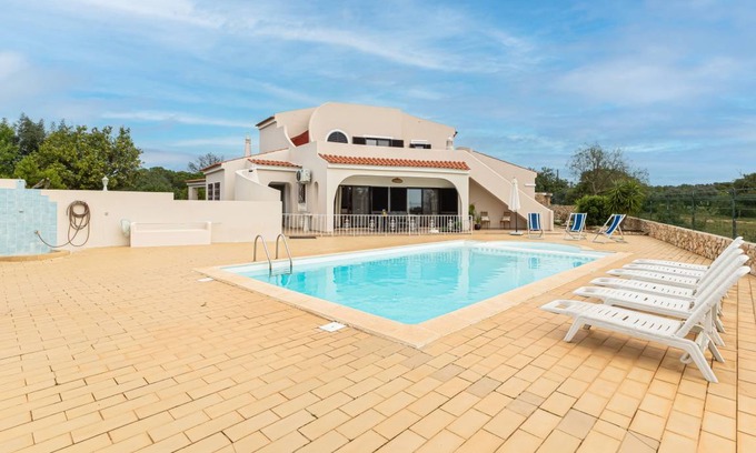 Porches Villa | 180 m² Villa ∙ 3 bedrooms ∙ 6 guests