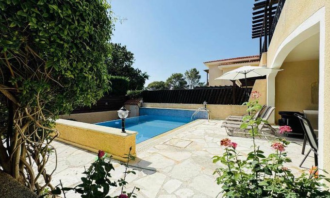 Pegeia Villa | 180 m² Villa ∙ 4 bedrooms ∙ 8 guests
