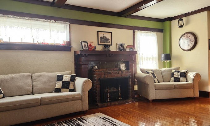 Boone House | 1800s Home, Train-Themed Decor, Walk to Downtown & Attractions, Exclusive Perks