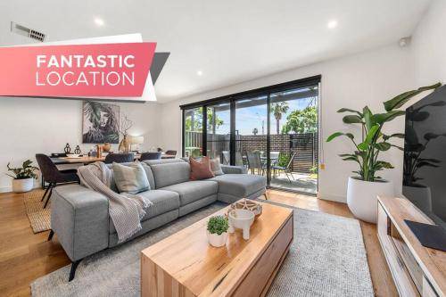 Glenelg East Apartment | 181 m² Apartment ∙ 2 bedrooms ∙ 4 guests