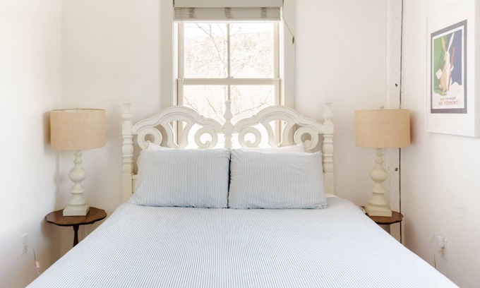 Waitsfield Apartment | 1830 Enchanting, Light-Filled Farmhouse Apartment