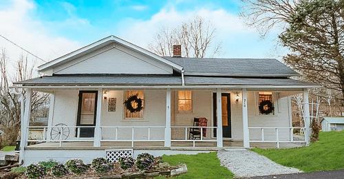 Nashville House | 1840 Stagecoach