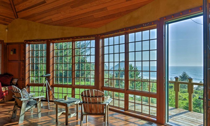 Port Orford House | 185 m² House ∙ 2 bedrooms ∙ 4 guests
