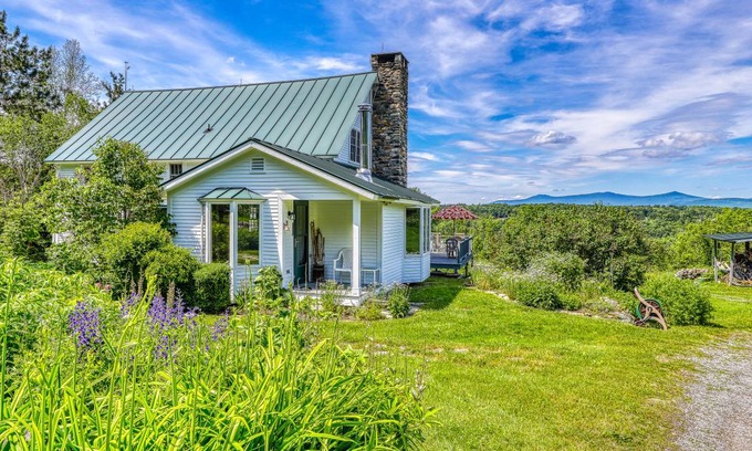 Mount Holly House | 186 m² House ∙ 4 bedrooms ∙ 8 guests