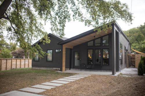 McFerrin Park House | 186 m² House ∙ 4 bedrooms ∙ 10 guests