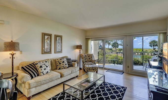 South Beach Condo | 1865 Beachside Tennis- Easy Access to Beach & Pool.