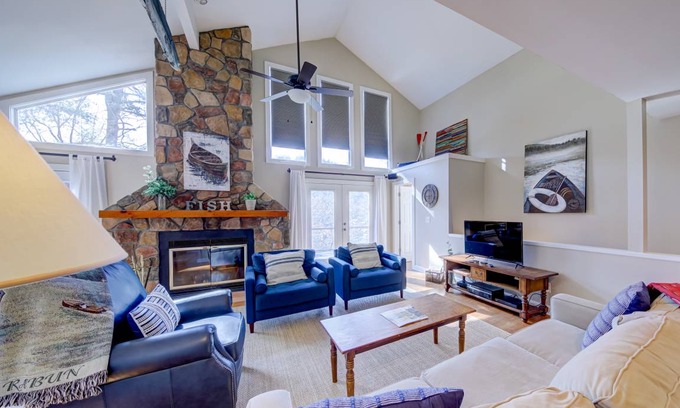Lakemont House | 187 m² House ∙ 3 bedrooms ∙ 8 guests