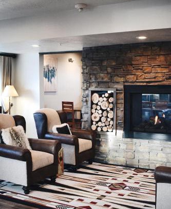 West Yellowstone Hotel | 1872 Inn - Adults Exclusive